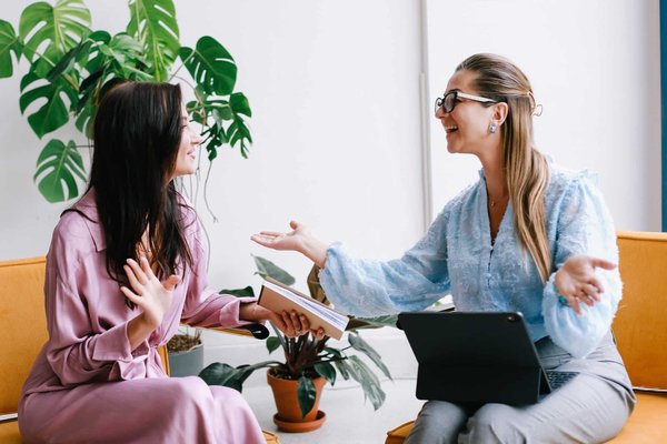Comment créer un espace de dialogue intergénérationnel autour des technologies numériques ?